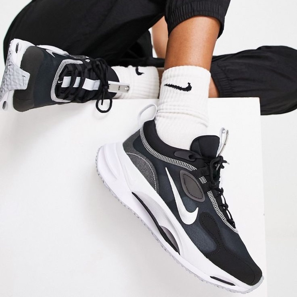 Nike Spark Sneakers Black Pure Platinum White Casual Athletic Supportive